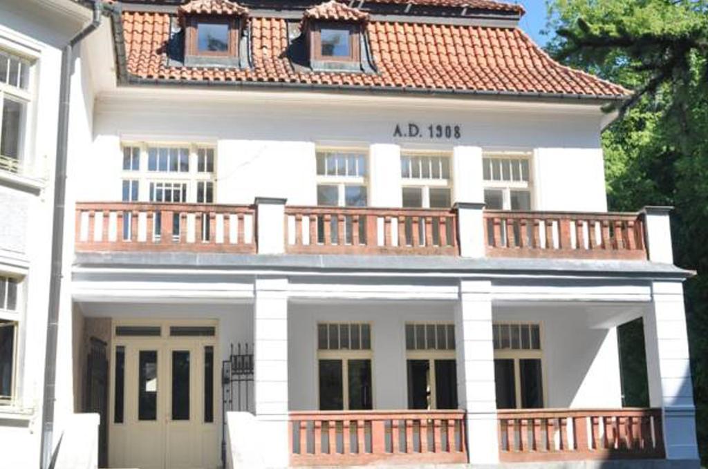 Vila Olga Jevany Eksteriør bilde