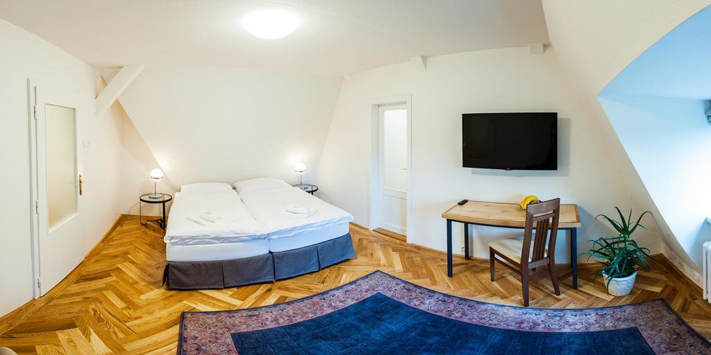 Vila Olga Jevany Eksteriør bilde