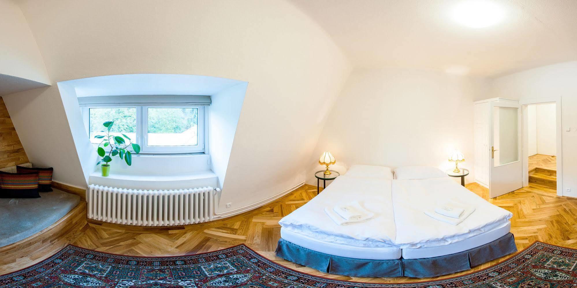 Vila Olga Jevany Eksteriør bilde